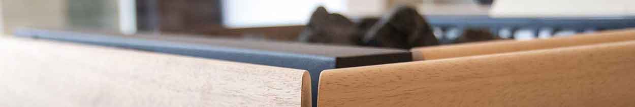 Ausschnitt Saunaofen und Geländer